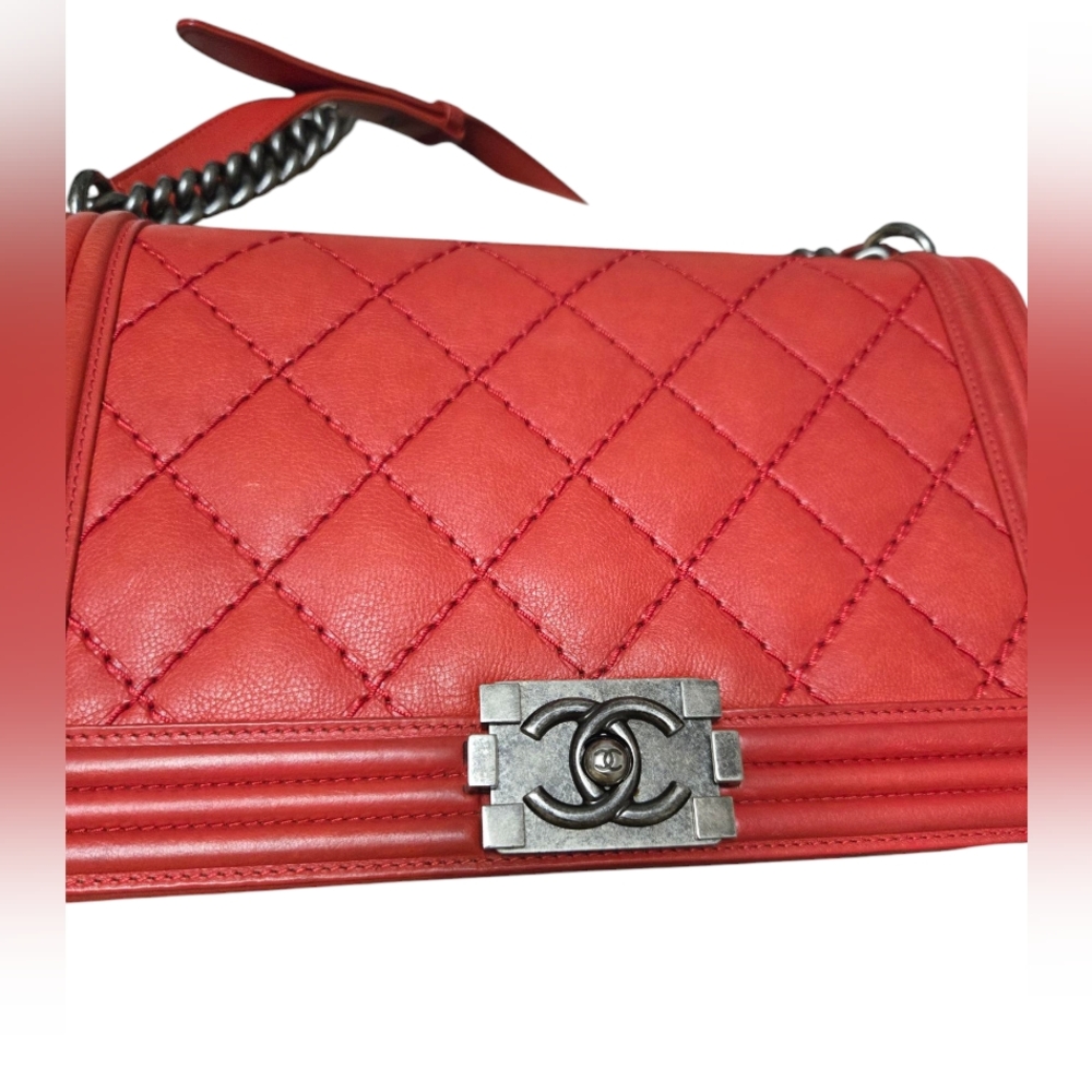 Chanel Calfskin Quilted Medium Boy Flap in Red. - Picture 12 of 17